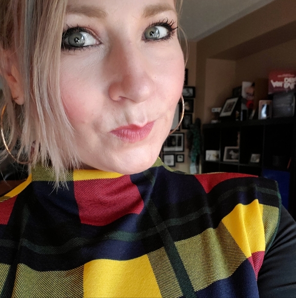 Meet your Posher, Kim - Picture 5 of 11